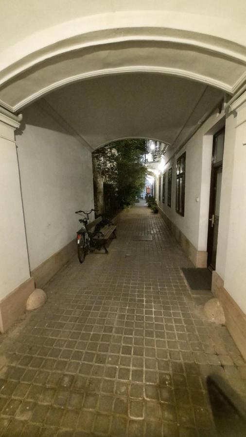 Happy Apartment In The Heart Of Budapest With 2 Rooms Eksteriør billede